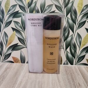 Nordstrom Hosiery Care Kit Wash & 14"x17" Washer Dryer Bag Delicates Laundry Set